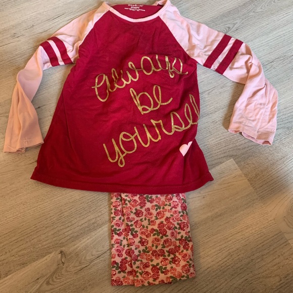 6 matching outfits - Picture 4 of 6